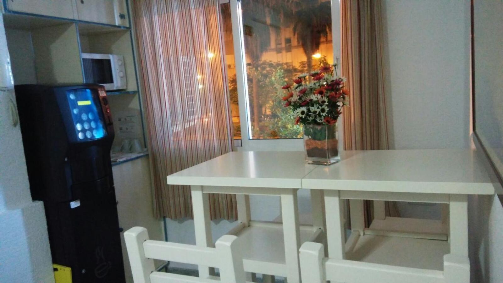 Hostal Maribel Almeria Exterior foto