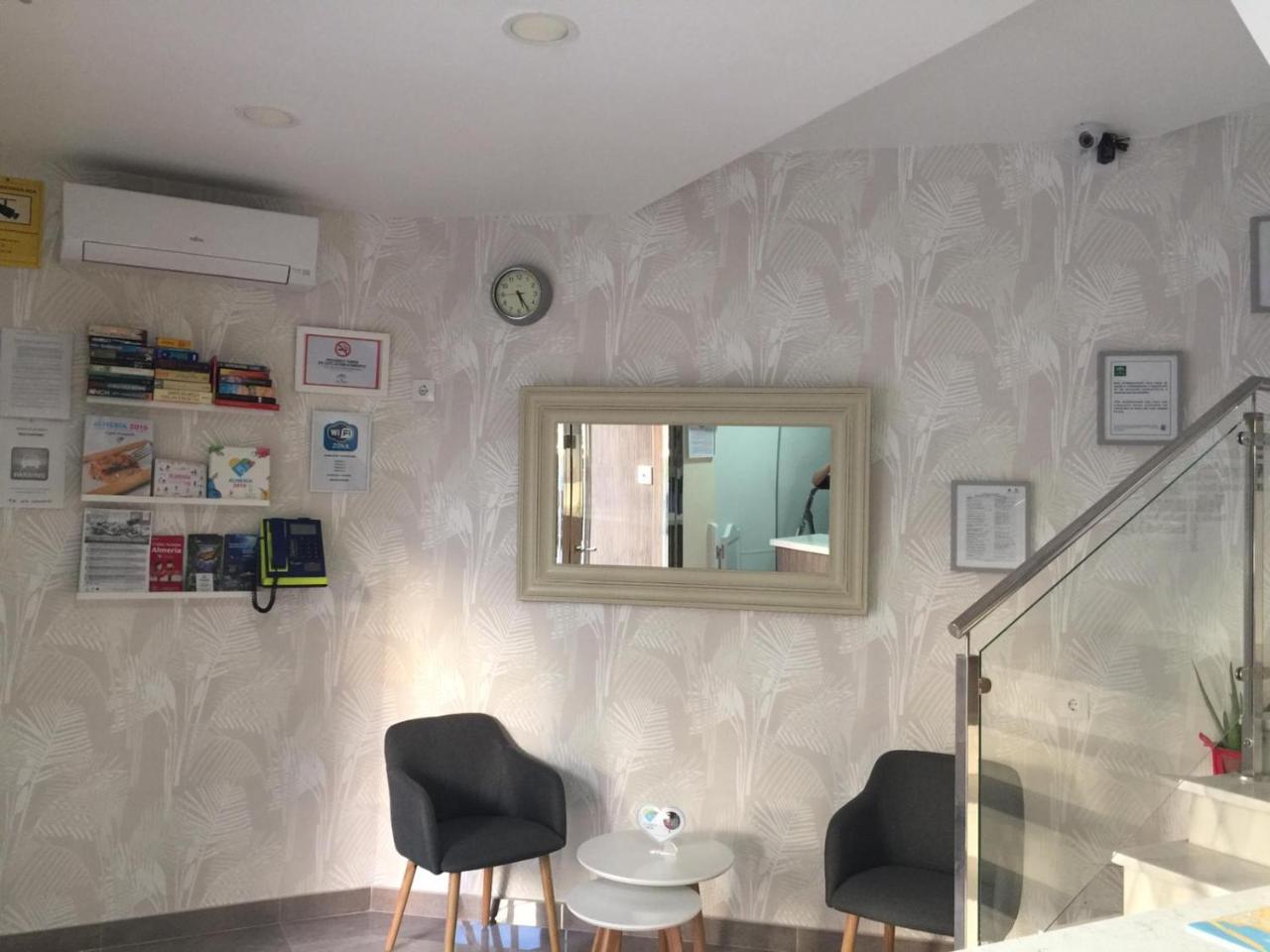 Hostal Maribel Almeria Exterior foto